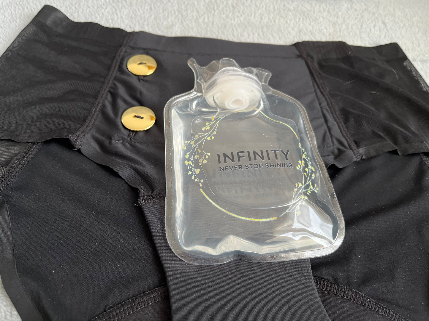 La Menstruelle (culotte de règle & mini bouillotte)